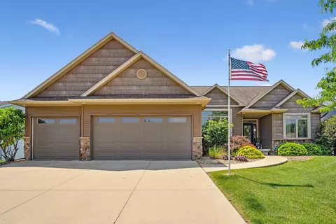 2816 Pendleton Dr, Cedar Falls, IA 50613