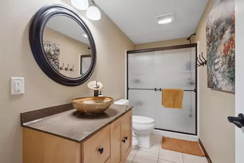 Bath - 2816 Pendleton Dr, Cedar Falls, IA 50613 photo 3 of 3