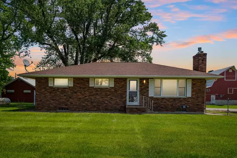 1868 Keokuk Ave, Independence, IA 50644