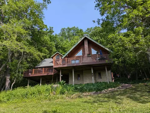 2112 St Hwy 9 Hwy, Decorah, IA 52101
