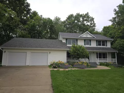 1003 Nordic Dr, Decorah, IA 52101