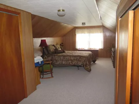 306 E Main St, Decorah, IA 52101 photo 13