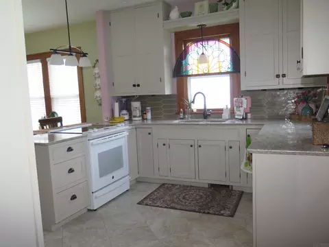 306 E Main St, Decorah, IA 52101 photo 5