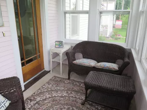 306 E Main St, Decorah, IA 52101 photo 4