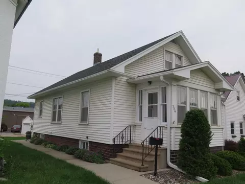 306 E Main St, Decorah, IA 52101 photo 2