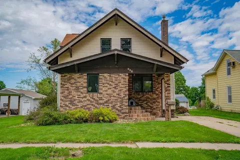 303 Randall St, Reinbeck, IA 50669