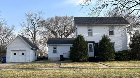 14 E Washington St, New Hampton, IA 50659