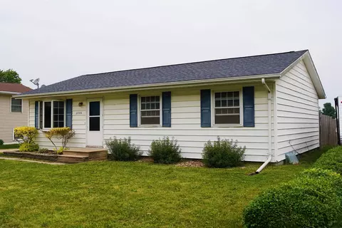 2208 NW 3rd Ave, Waverly, IA 50677
