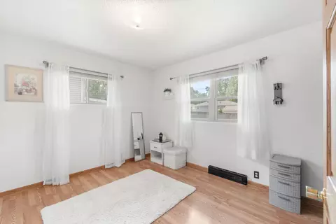 1152 E Ridgeway Ave, Waterloo, IA 50702 photo 11