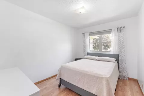 1152 E Ridgeway Ave, Waterloo, IA 50702 photo 8
