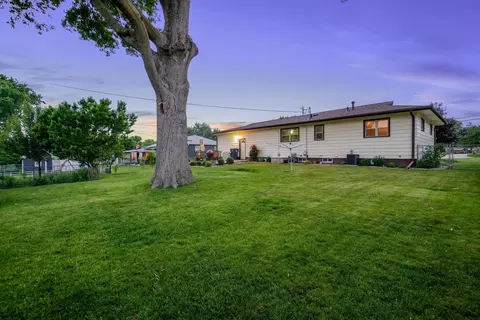 1152 E Ridgeway Ave, Waterloo, IA 50702 photo 16