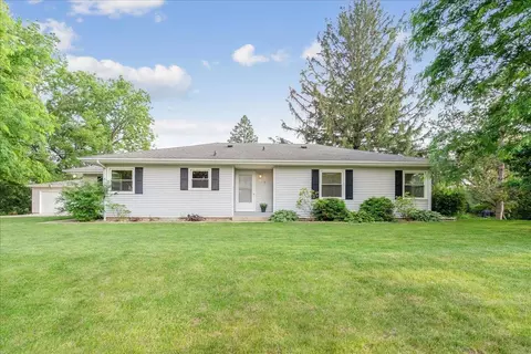 1006 W 16th St, Cedar Falls, IA 50613