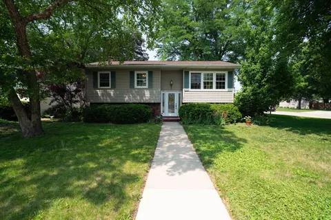 2311 Virgil St, Cedar Falls, IA 50613