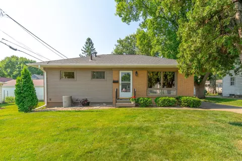 928 Locke Ave, Waterloo, IA 50702