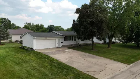 512 Malone Ave, Readlyn, IA 50668