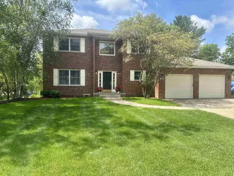 1106 Skyline Dr, Decorah, IA 52101