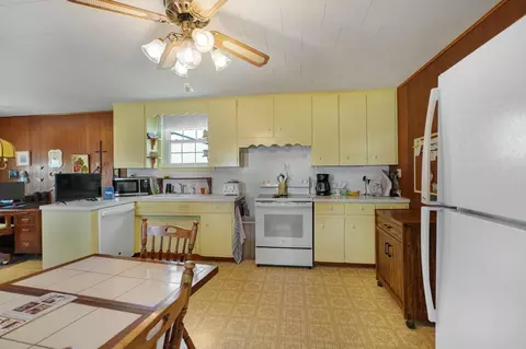 3806 W Gresham Rd, Cedar Falls, IA 50613 photo 11