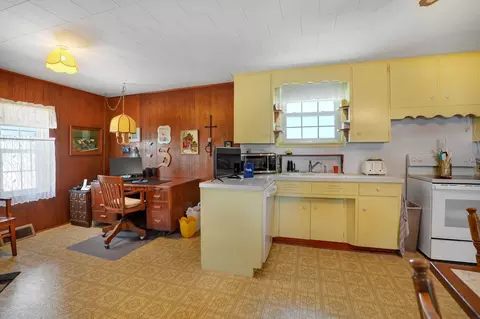 3806 W Gresham Rd, Cedar Falls, IA 50613 photo 10