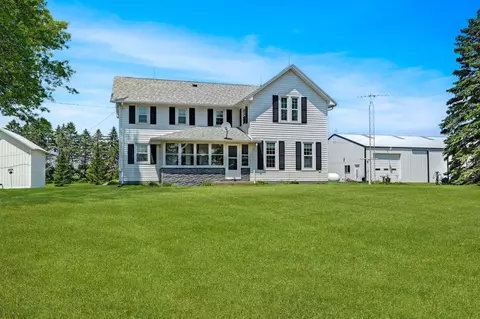 3806 W Gresham Rd, Cedar Falls, IA 50613