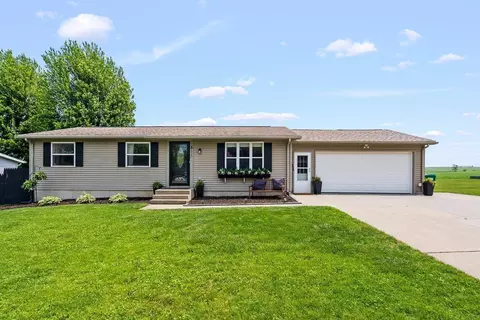 411 Sunrise St, Denver, IA 50622
