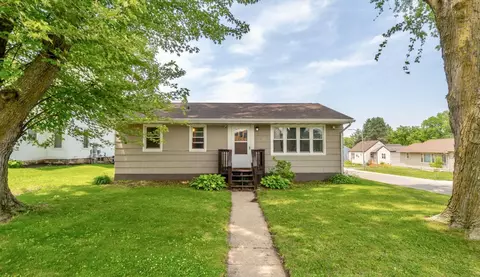 240 N Russell St, Denver, IA 50622