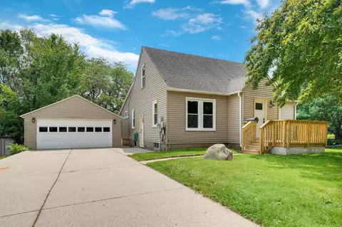 1206 18 St, Cedar Falls, IA 50613