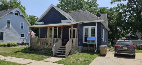 109 Gay St, Manchester, IA 52057