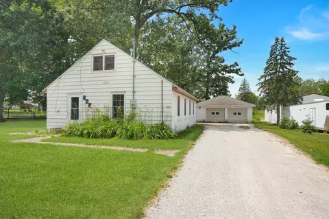 524 S Hackett Rd, Waterloo, IA 50701 photo 3