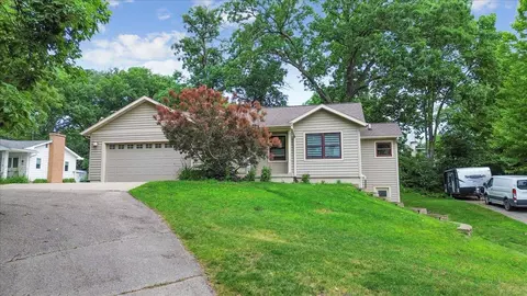 3124 Rainbow Dr, Cedar Falls, IA 50613