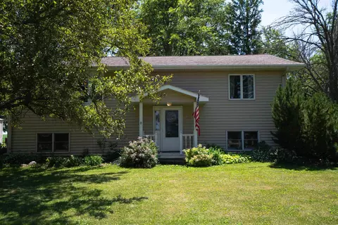 29498 215th St, Reinbeck, IA 50669
