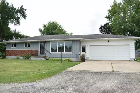 306 Wisconsin St, Fairbank, IA 50629