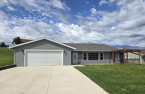 2411 Aspen Lane Rd, Decorah, IA 52101