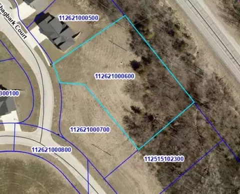 1004 Shagbark Ct, Decorah, IA 52101