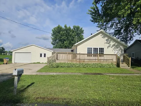 111 N Monroe St, Hazleton, IA 50641