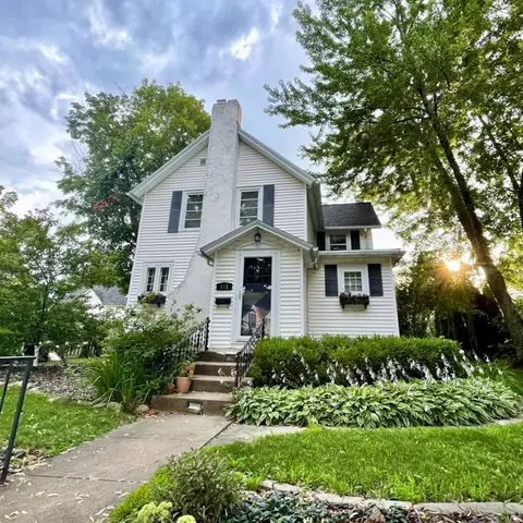 813 Clay St, Cedar Falls, IA 50613