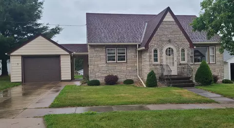 204 S Page St, Monona, IA 52159