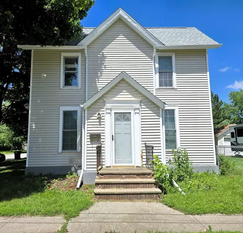 700 3rd St, La Porte City, IA 50651