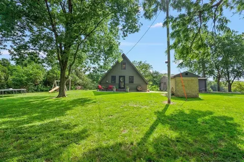 2703 Easton Ave, Waverly, IA 50677
