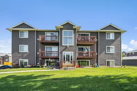 4708 Chadwick Rd #7, Cedar Falls, IA 50613