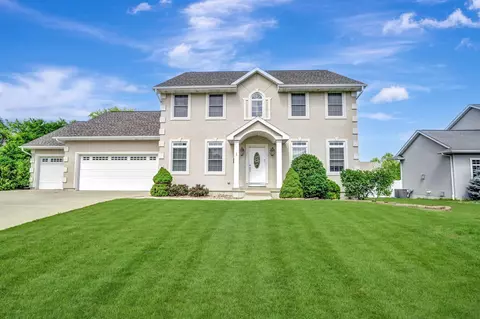 1022 Eagle Ridge Rd, Cedar Falls, IA 50613