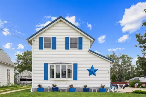 555 6th St, Jesup, IA 50648