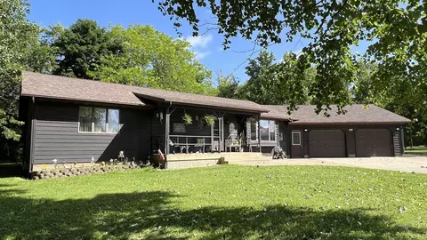 631 W Hale St, New Hampton, IA 50659