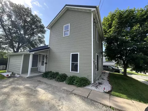 209 S Pine St, West Union, IA 52175