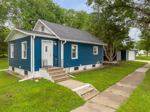 725 Harwood Ave, Waterloo, IA 50701