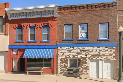 117 S Main St, Elkader, IA 52043