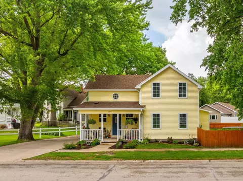 504 Bishop Ave, La Porte City, IA 50651