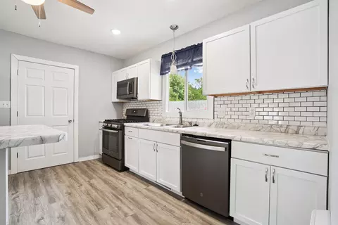 435 Maxwell St, Waterloo, IA 50701 photo 8