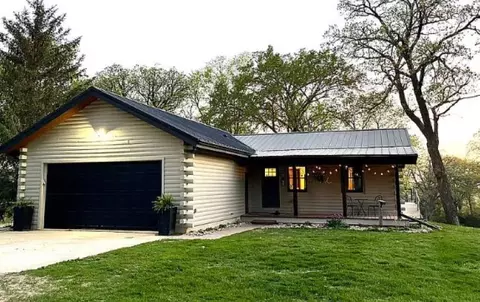 18499 Vail, Clarksville, IA 50619