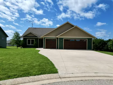 Exterior - 105 Ranchview Ct, Decorah, IA 52101 photo 1 of 6