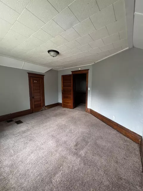 415 E 9th St, Waterloo, IA 50703 photo 8
